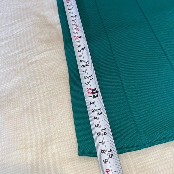 BCBG body on skirt size S - Picture 7 of 8